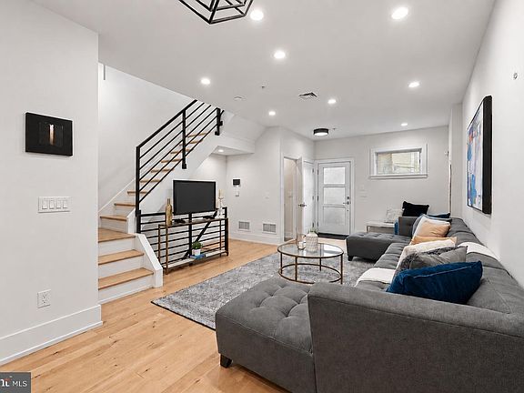 3rd image of 1305 N 27th St #5
