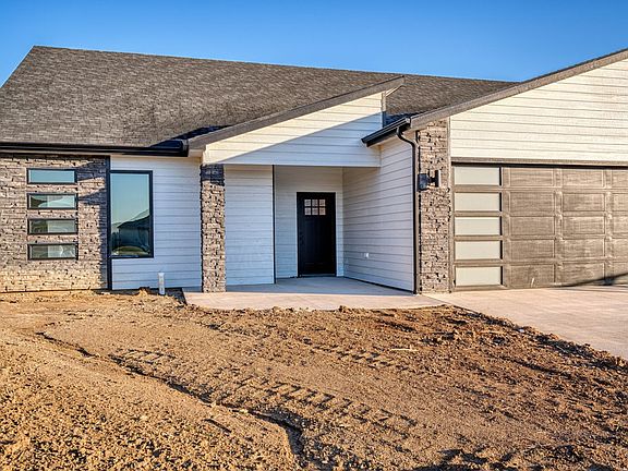 2nd image of 2609 Stebe Ct