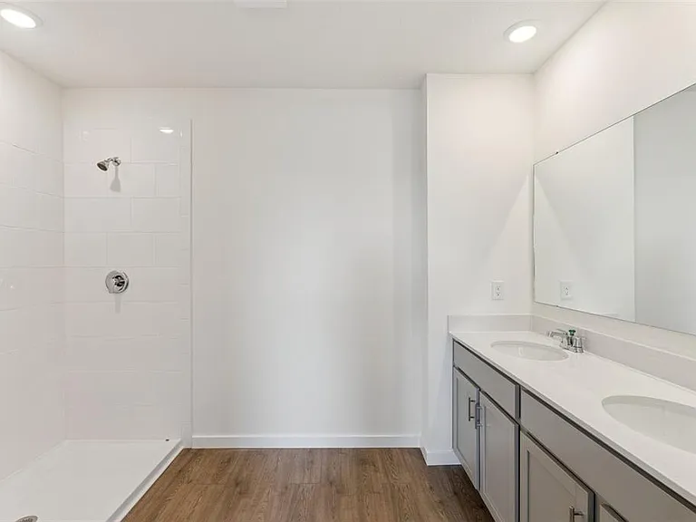 2113 Walnut Creek Dr — Photo 23