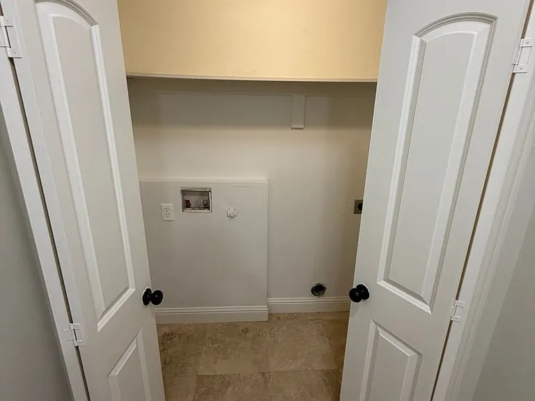 2320 Stutz Dr — Photo 6