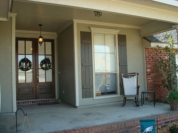 2nd image of 115 Lakeshore Dr