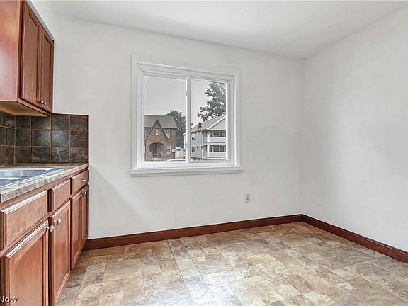 4th image of 1805 Wexford Ave