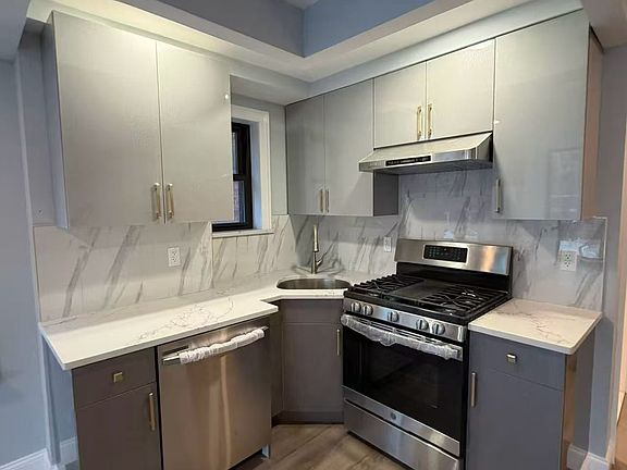 5th image of 147-12 Roosevelt Ave #2A