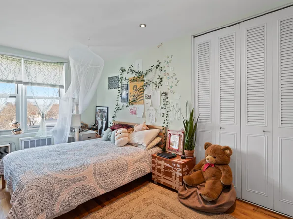 68-15 Selfridge Street image 5 of 16