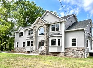 110 Hawkins Ave, Parsippany, NJ 07054
