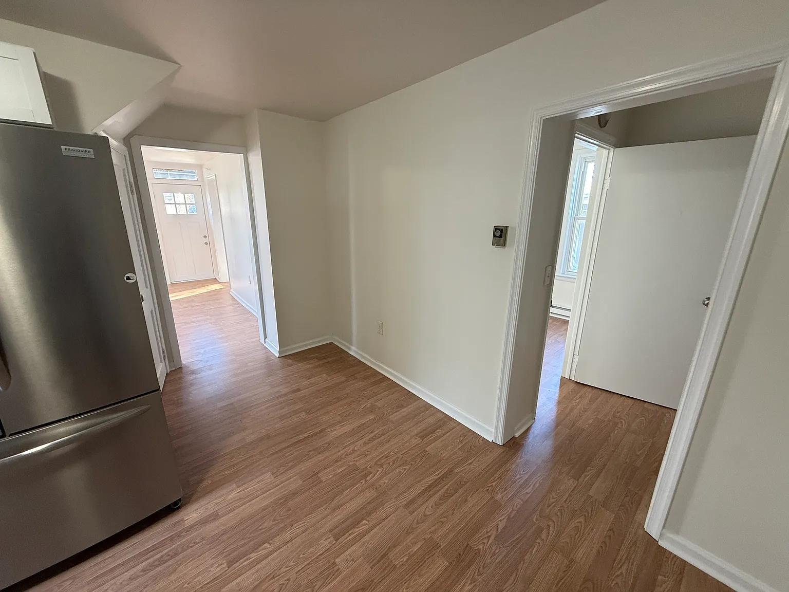 2 bed, 832 sqft, $1,300 — Photo 4