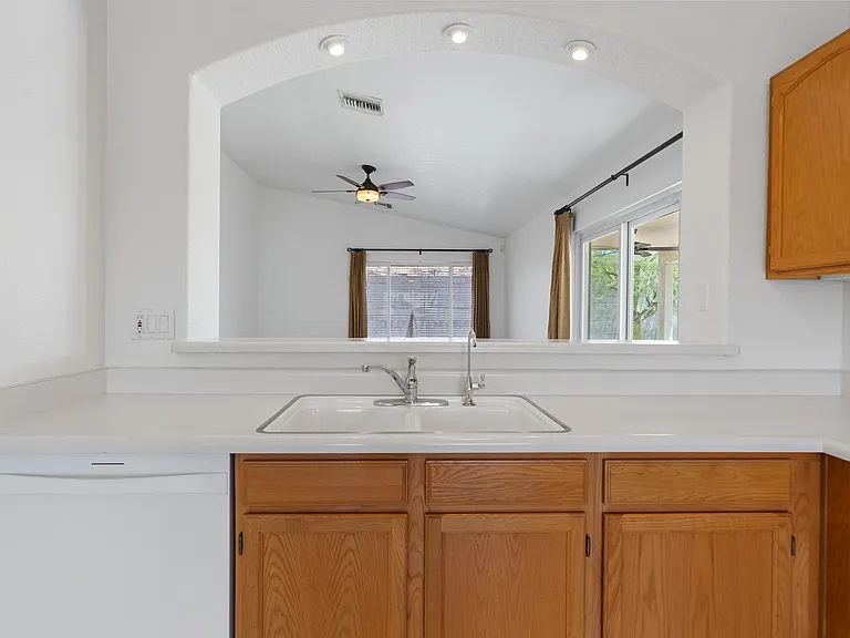 18035 N 13th St — Photo 10