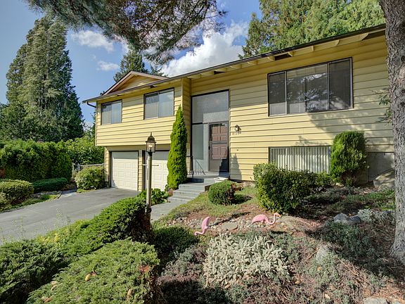 3rd image of 4121 191st St SW