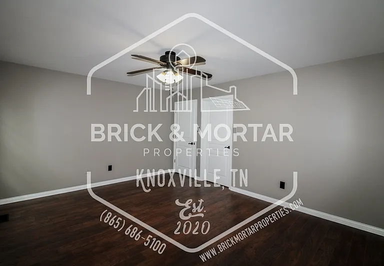 613 Chapel Point Ln — Photo 28