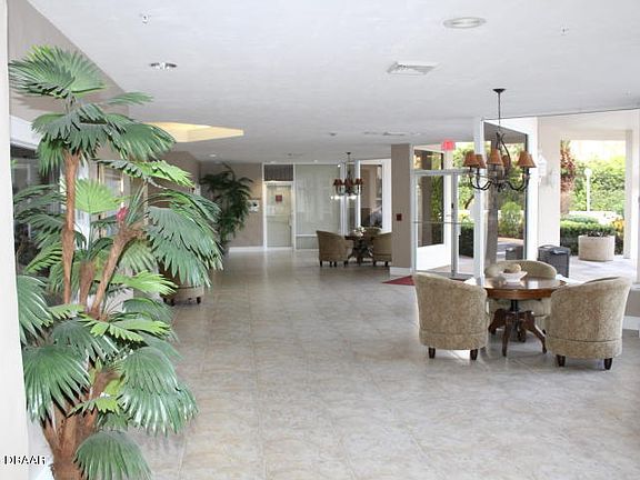 4th image of 3 Oceans West Blvd APT 5A5