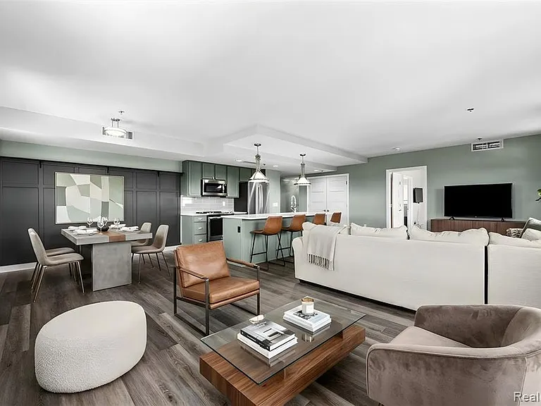 525 W Lafayette Blvd #C21 — Photo 3