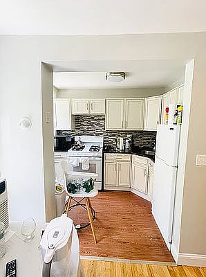 1st image of 193 E 7th St APT 2