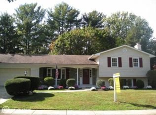 9911 Vale Rd, Vienna, VA 22181