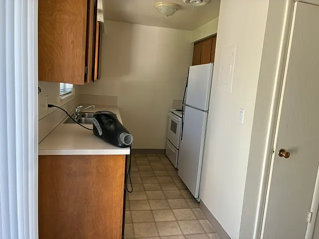 2 bed, 1.5 bath, 1050 sqft, $1,295 — Photo 2