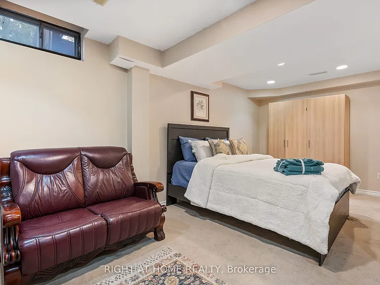 54 Amberhill Way — Photo 8
