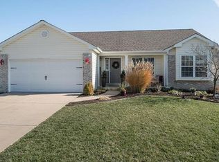 208 Trotters Point Dr, Wright City, MO 63390