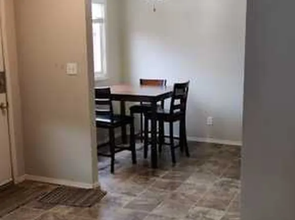 126 Market St #1A, Hinton, AB T7V 1B2