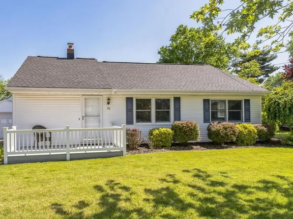 75 Holly Dr, West Deptford, NJ 08096