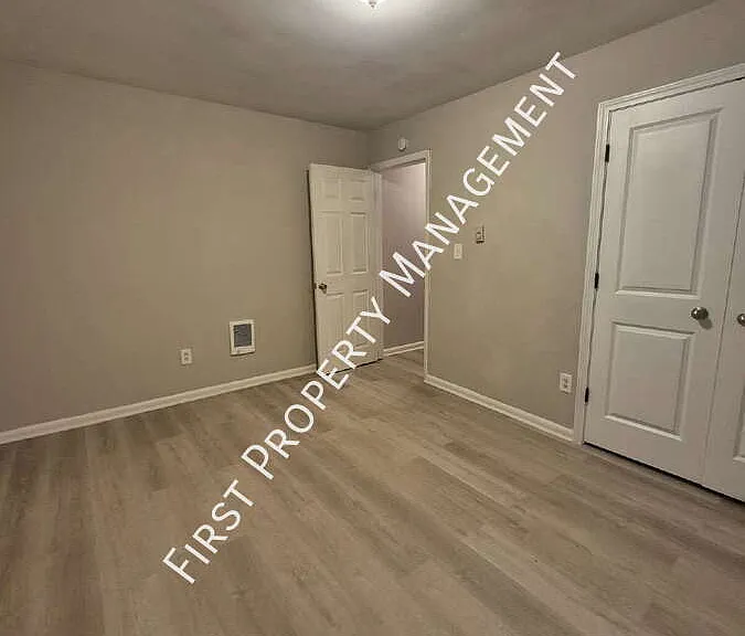 1020 Mission Ave — Photo 14