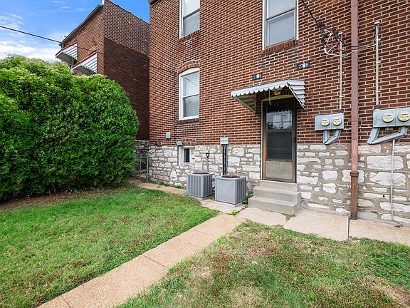 4th image of 2738 Hampton Ave