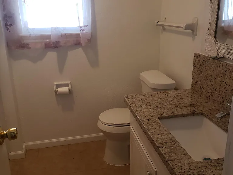 1003 Stadium Dr — Photo 12