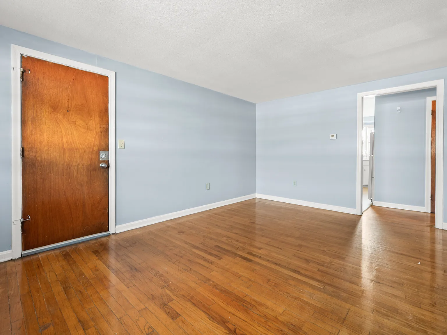 2 bed, 850 sqft, $1,395 — Photo 2