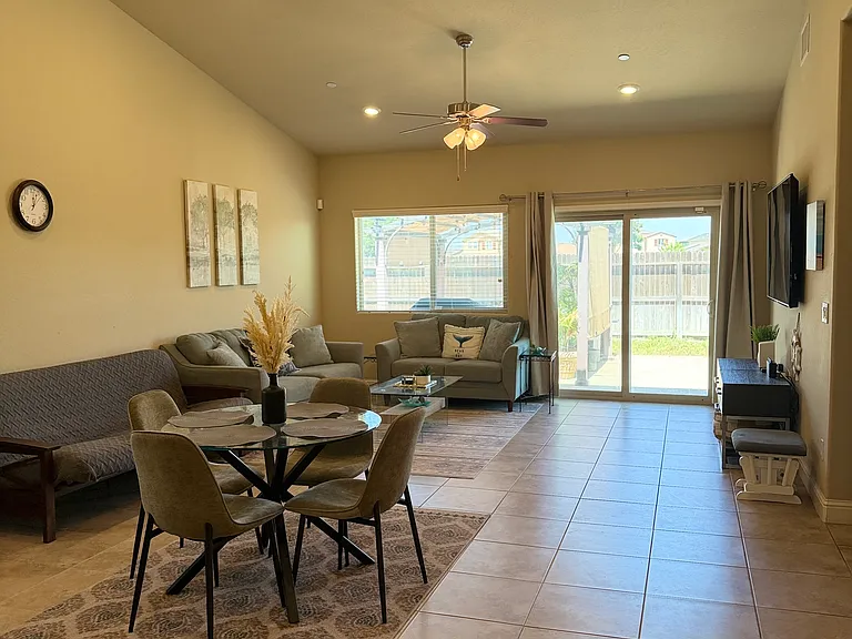 713 Ironstone Dr — Photo 4