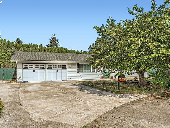 2nd image of 12818 NE 83rd St