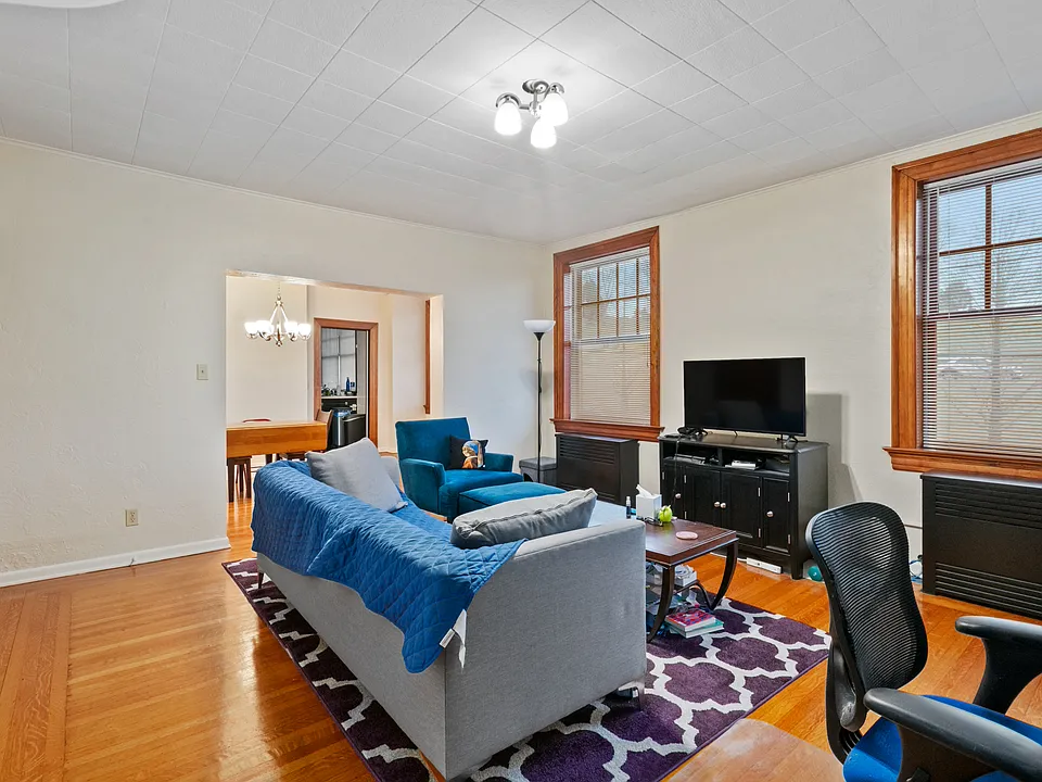 6566 Forbes Ave #1
