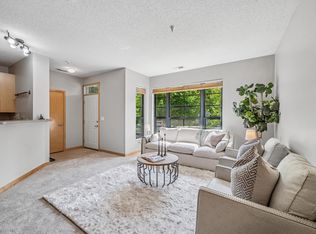 820 Emerald St APT 110, Saint Paul, MN 55114