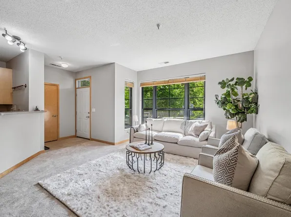 820 Emerald St APT 110, Saint Paul, MN 55114