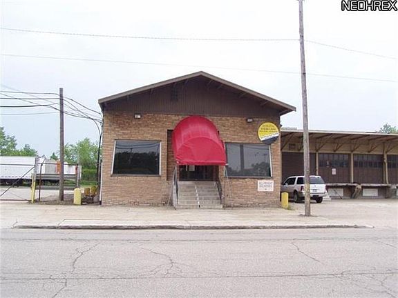 3rd image of 2701 Lakeside Ave E