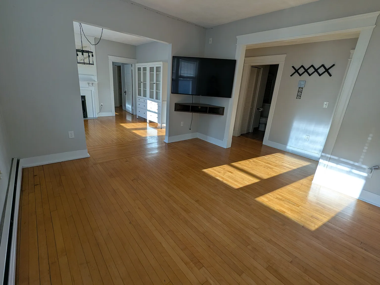 2 bed, 1017 sqft, $2,100 — Photo 1