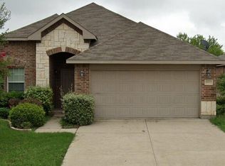 6932 Derbyshire Dr, Fort Worth, TX 76137