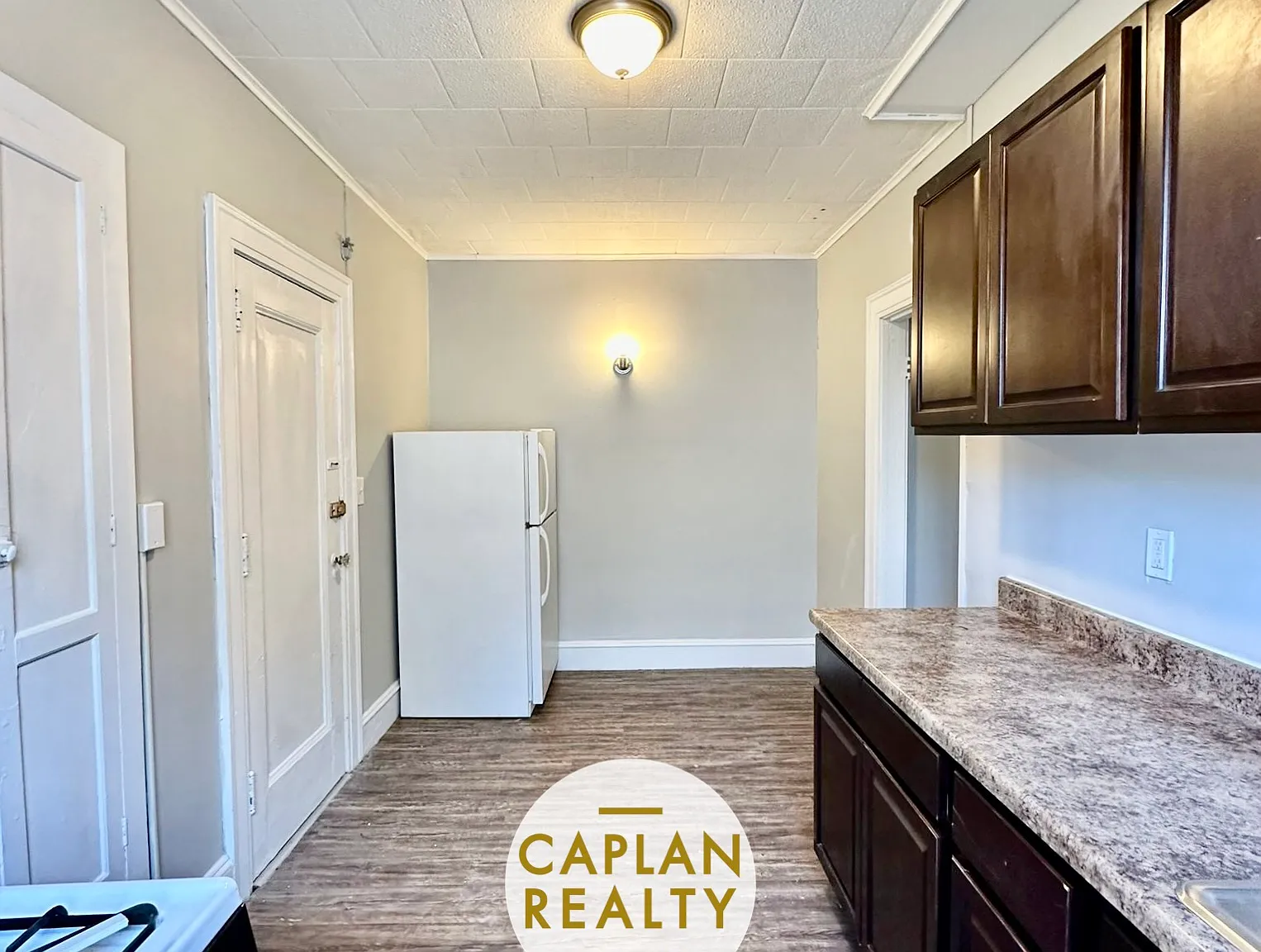1 bed, 900 sqft, $1,600 — Photo 3
