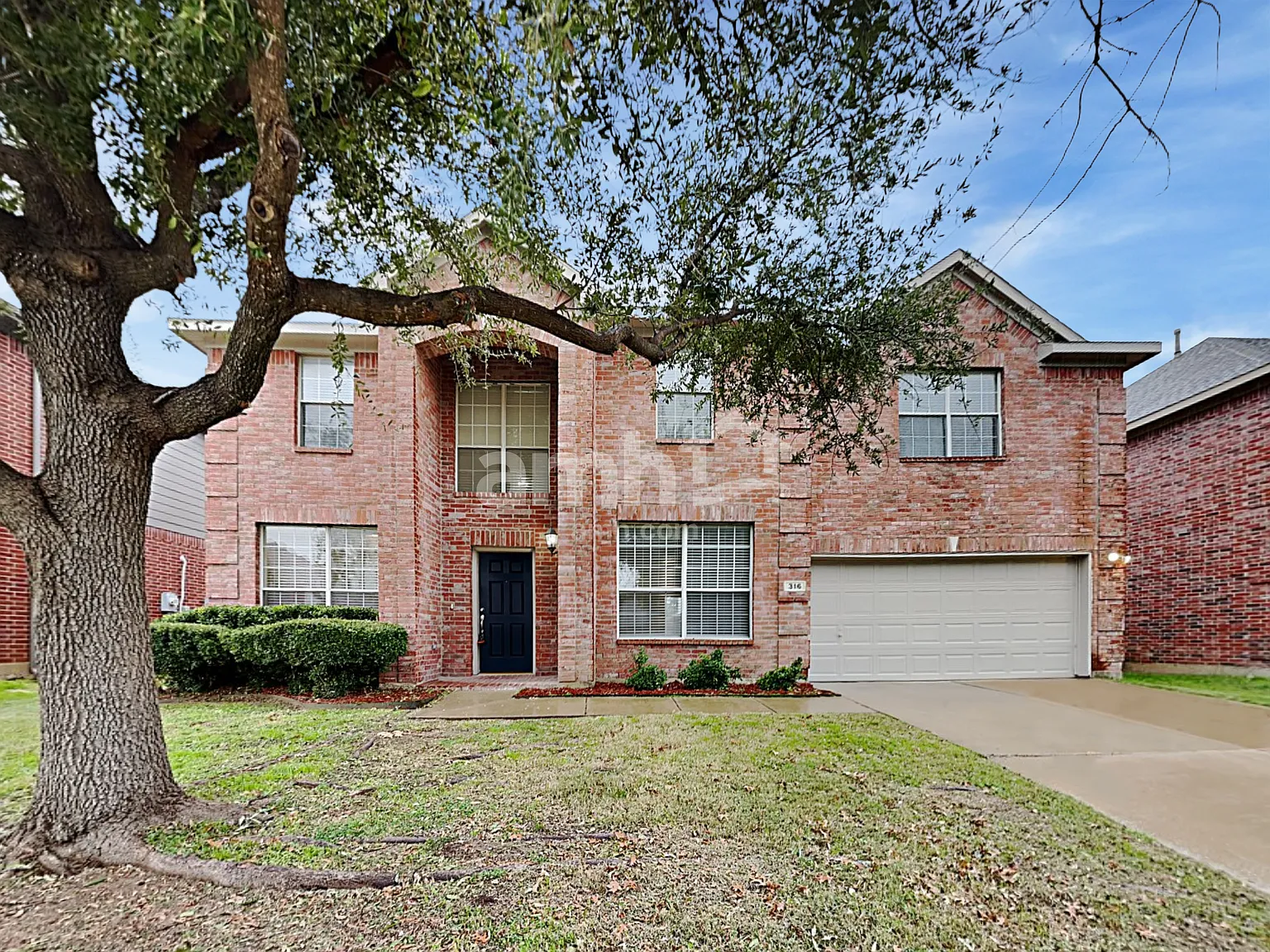 4 bed, 2.5 bath, 2588 sqft, $2,465 — Photo 1