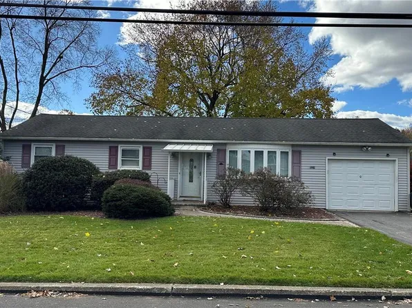 514 Saint Elmo St, Nazareth, PA 18064