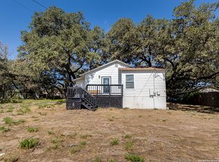 201 Primrose Ln, Poteet, TX 78065