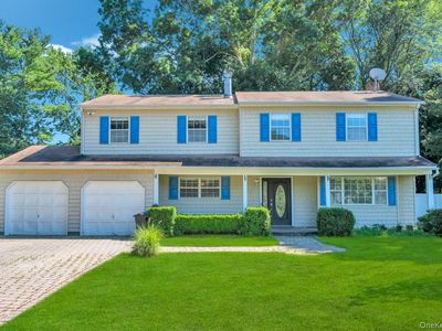 28 Niewood, Ridge, NY, 11961