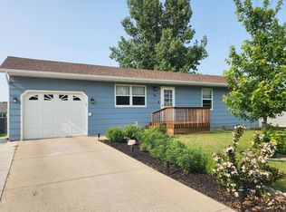 38 Santee Rd, Bismarck, ND 58504
