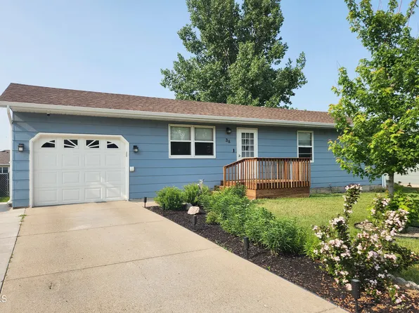 38 Santee Rd, Bismarck, ND 58504