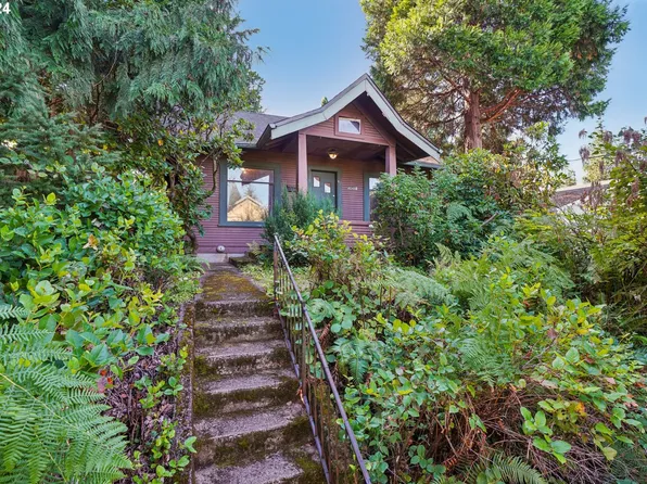 4048 SE Long St, Portland, OR 97202