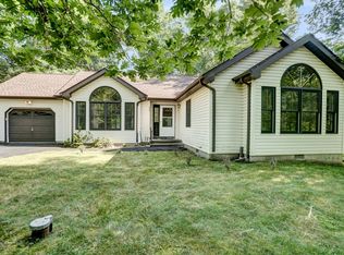 233 Bromley Rd, Henryville, PA 18332