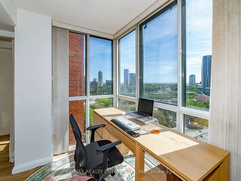 801 King St W #1108 — Photo 11