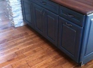 4 Long Rd, Manorville, NY 11949