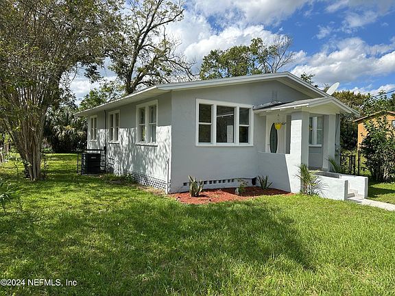 3rd image of 5803 PARIS Avenue