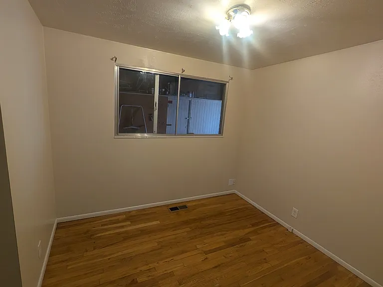 183 W 1425 N — Photo 9