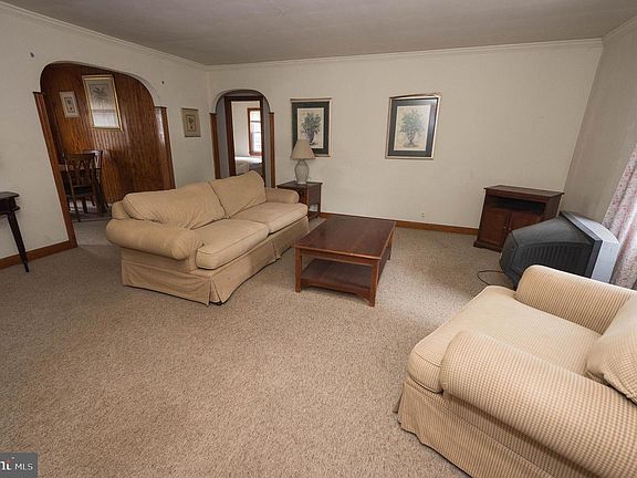 4th image of 113 Garden Ln #1