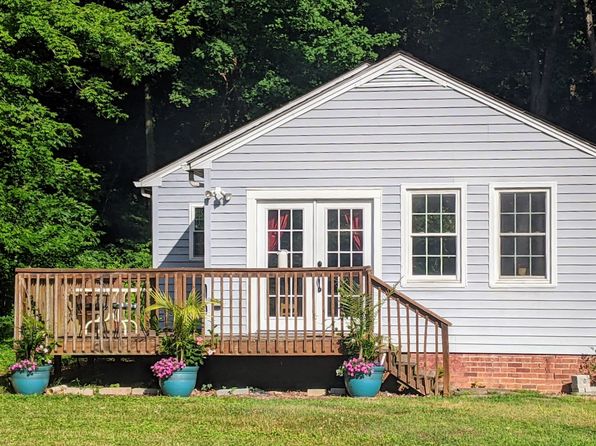 622 S 5th St, Mebane, NC 27302