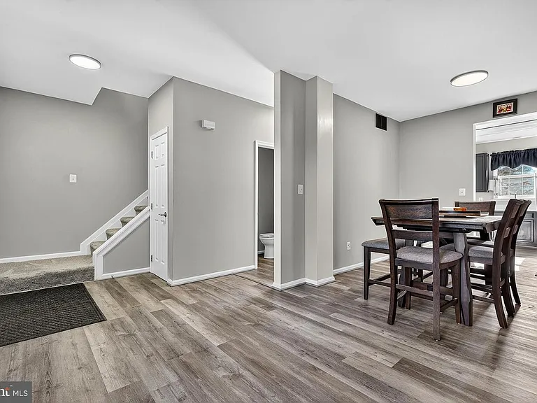 27 Planetree Dr #1 — Photo 5
